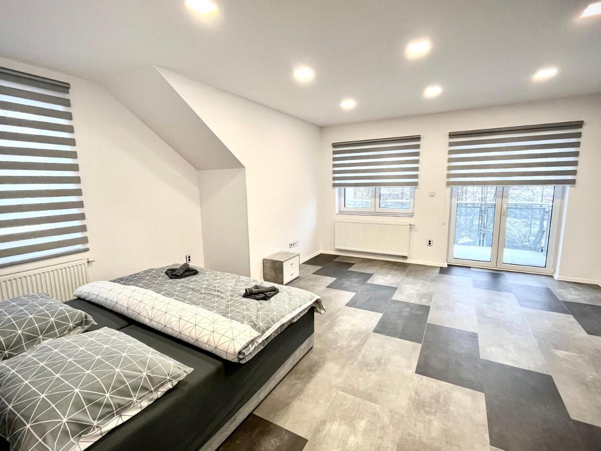Apartmany Premium Se Soukromym Parkovanim Česká Lípa Bagian luar foto