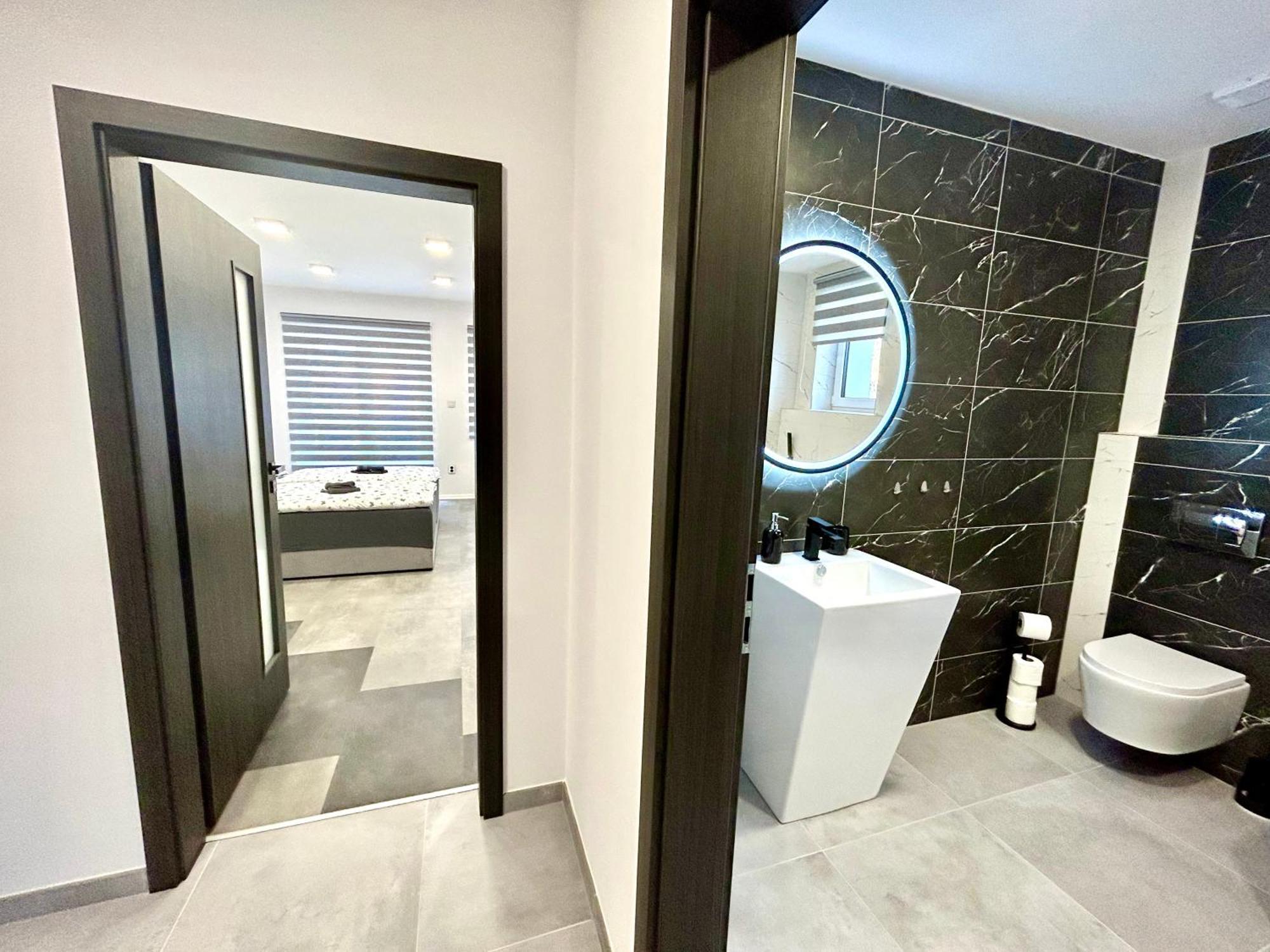 Apartmany Premium Se Soukromym Parkovanim Česká Lípa Bagian luar foto