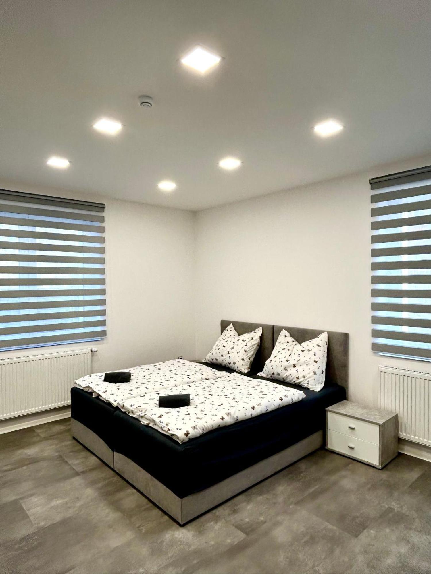 Apartmany Premium Se Soukromym Parkovanim Česká Lípa Bagian luar foto